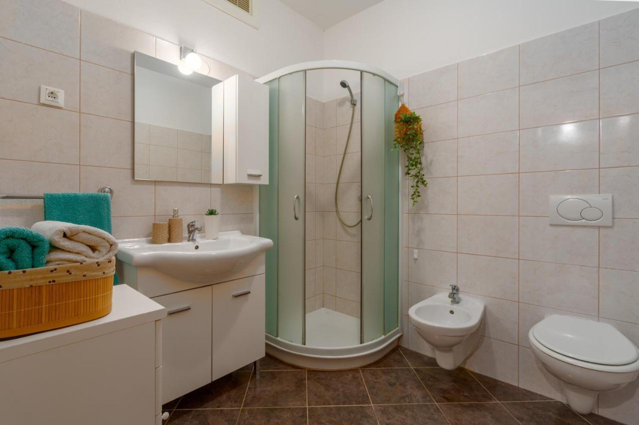 Studio Apartments Pinia-Marina Porec Bagian luar foto