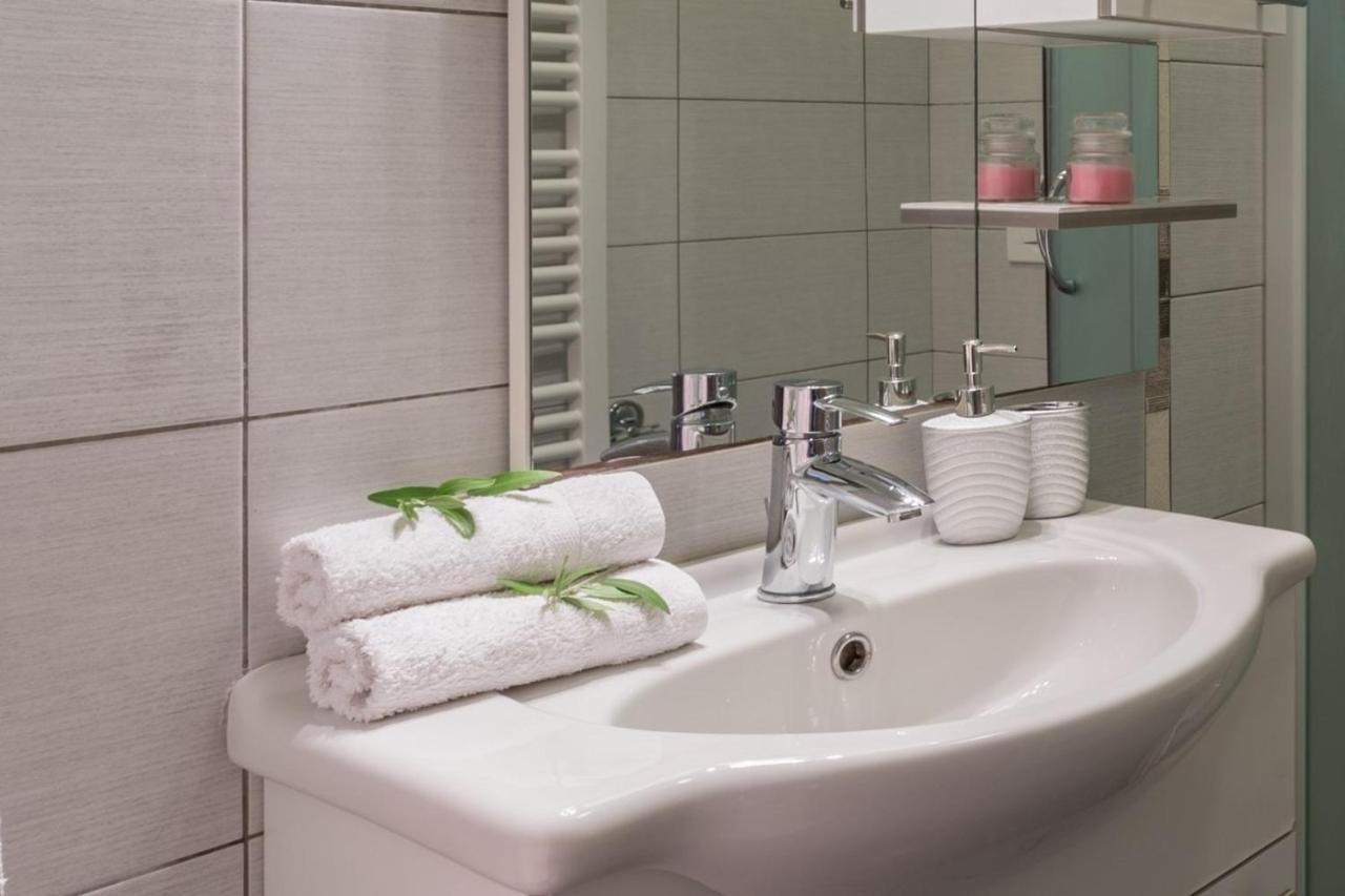 Studio Apartments Pinia-Marina Porec Bagian luar foto