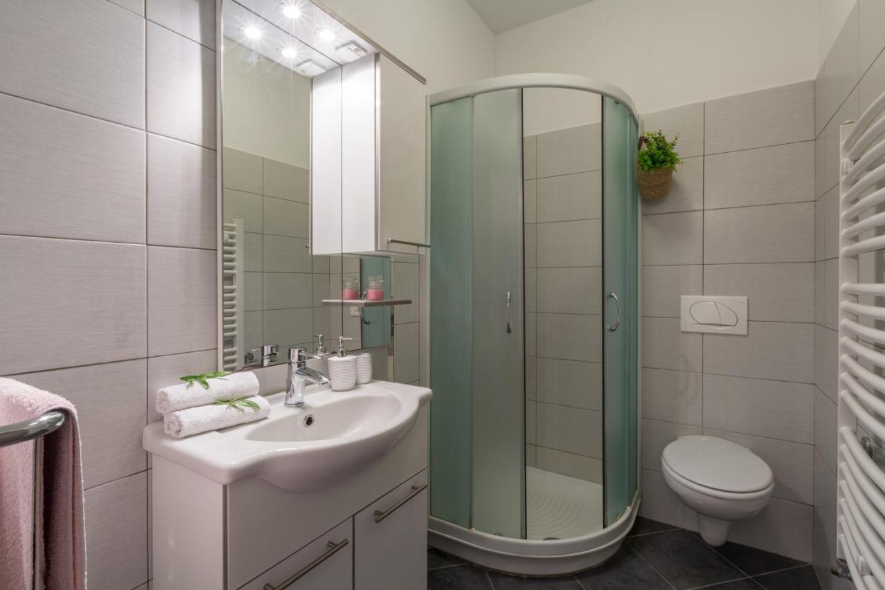 Studio Apartments Pinia-Marina Porec Bagian luar foto