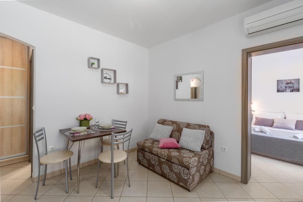 Studio Apartments Pinia-Marina Porec Bagian luar foto